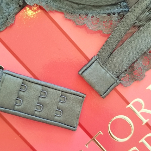 Victoria's Secret Vintage Designer Collection Black Label Rhinestone Crystal Bra - Picture 9 of 15